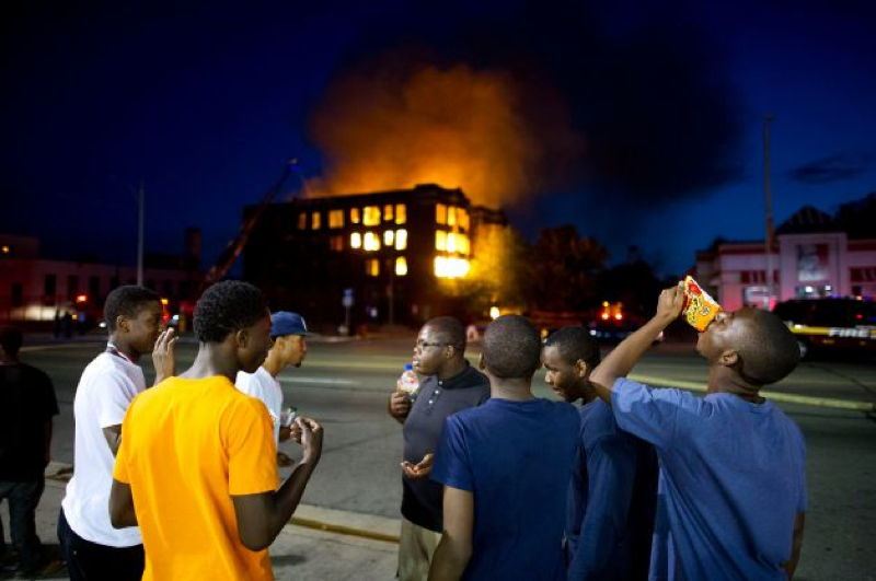 Detroit People Burning Building