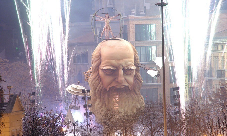 Las Fallas Da Vinci Face
