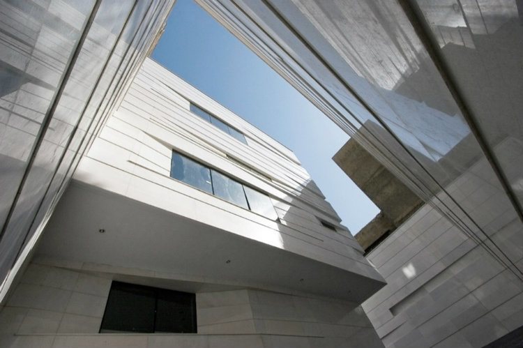 Vali Asr Exterior