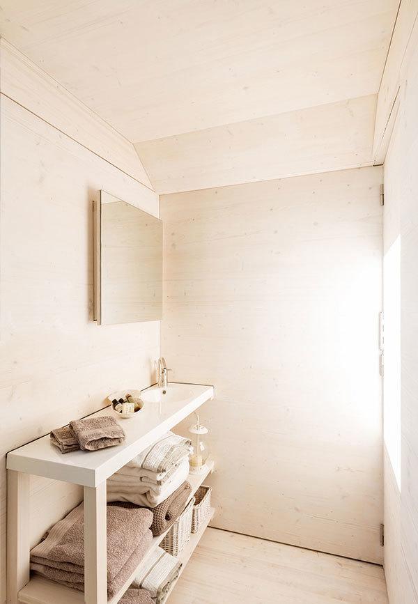 APH80 Bathroom