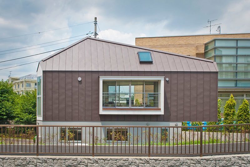 Tokyo Tiny River Side House