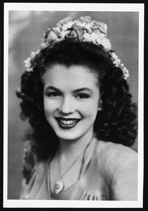 Teenaged Norma Jeane Baker