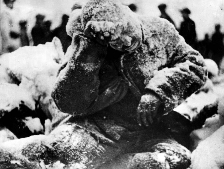 Frozen body in Winter War
