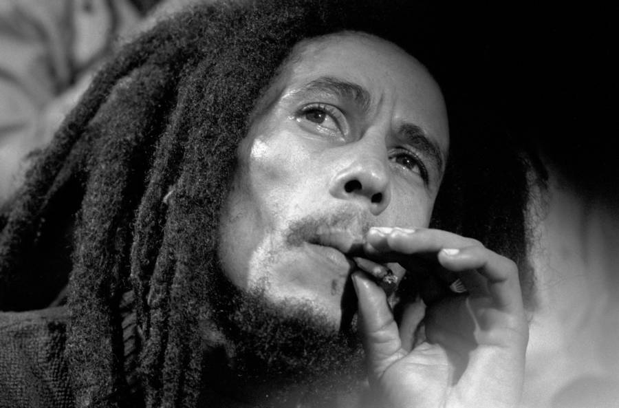 Bob Marley Smoking