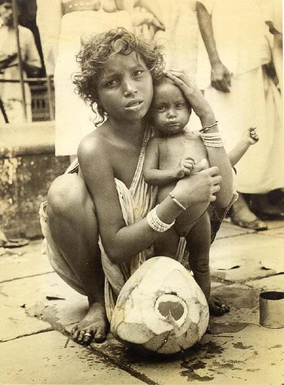 Bengali child bride with infant in Bengal Famine