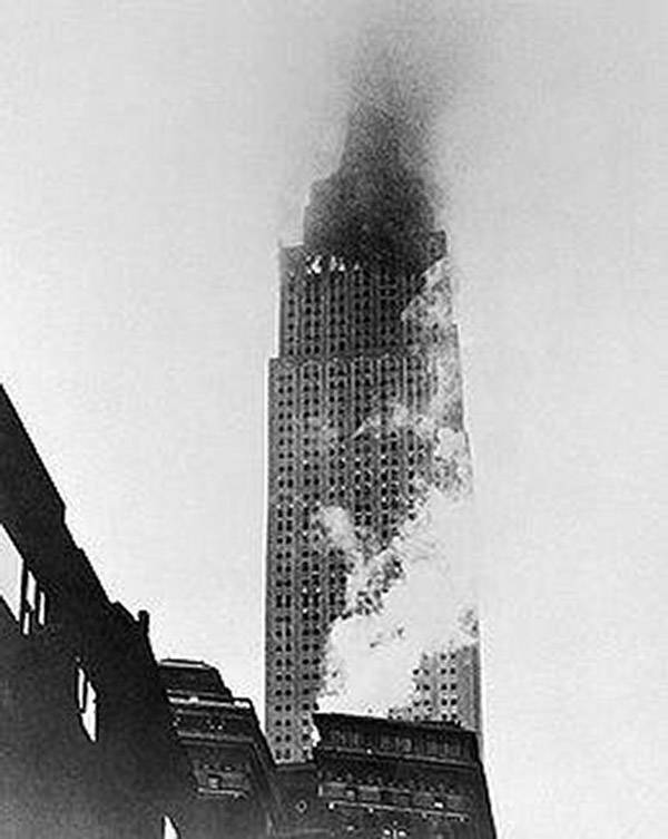 Empire State Building plane crash fire
