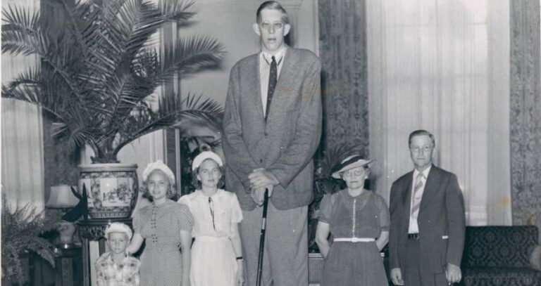 Robert Wadlow And Family OG