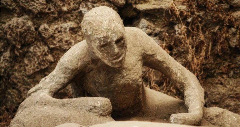 Pompeii Body Crawling