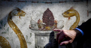 Pompeii Painting Snakes