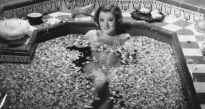 Racy Film Woman In Tub