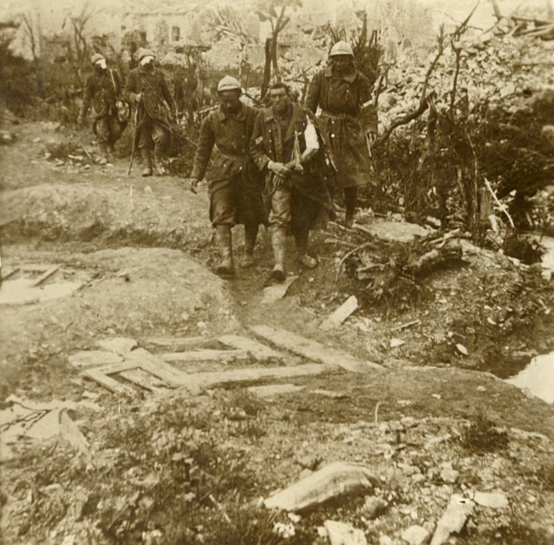 Wounded Soldiers Walking In Verdun