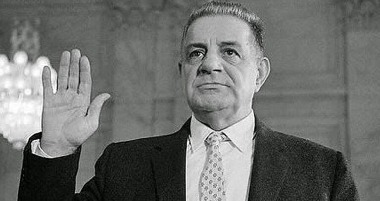 Joe Valachi Holds Up Hand Incourt