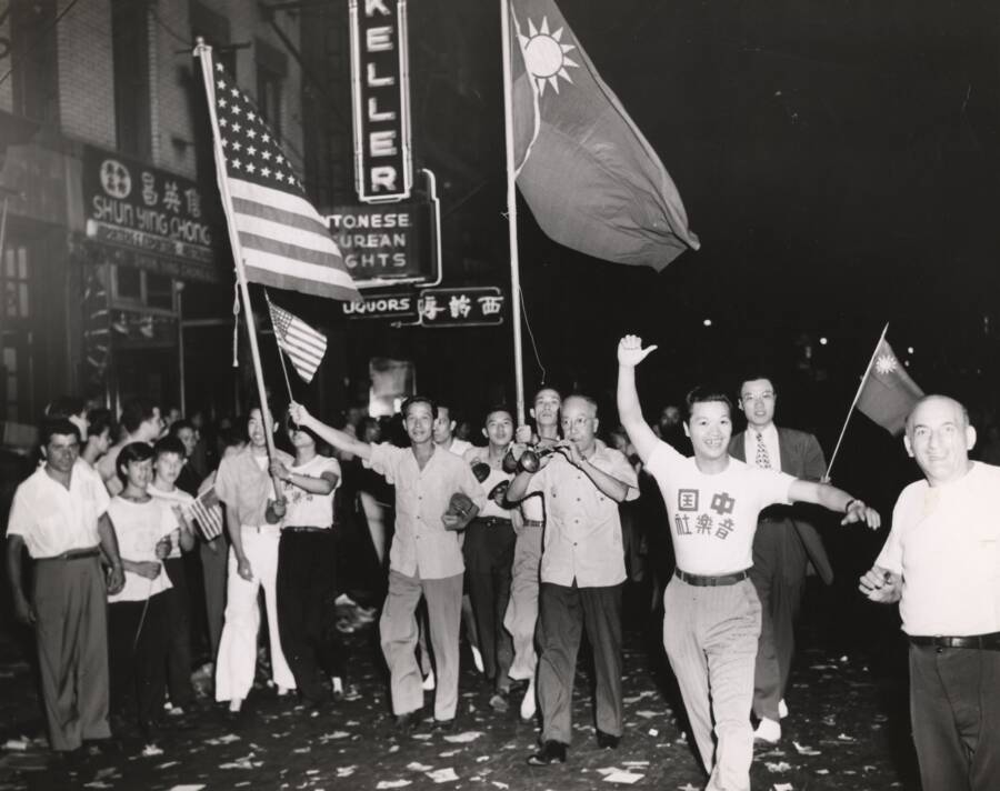 Vj Day In Chinatown