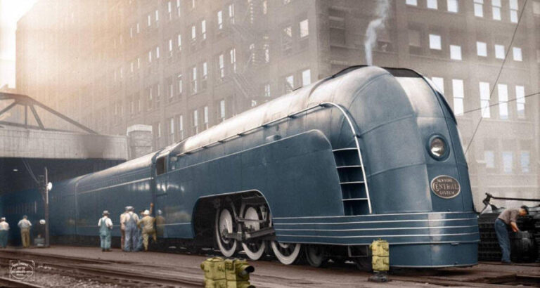 Streamliner Train