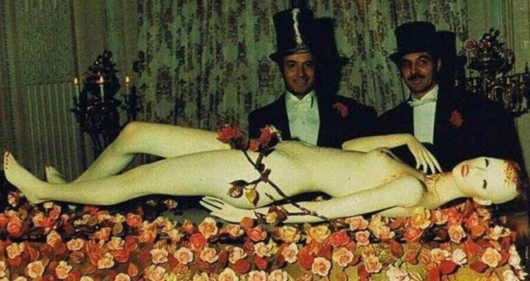 Mannequin Corpse At Rothschild Ball