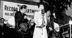 Patsy Cline Singing