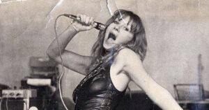 Helen Mirren Young Singing