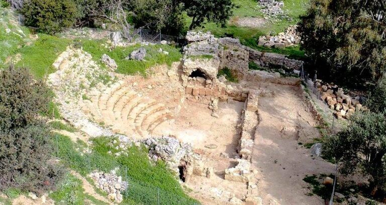 Roman Theater At Lissos