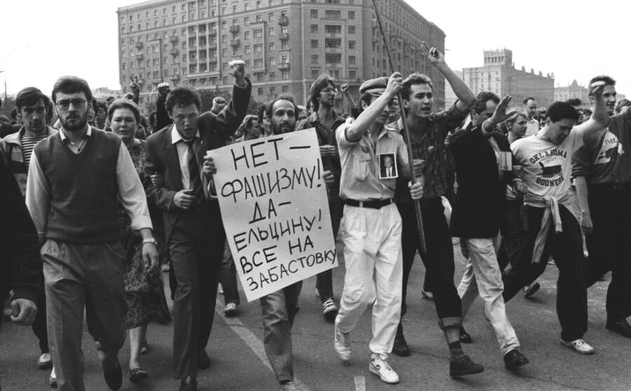 People Marching Toward Russia's White House