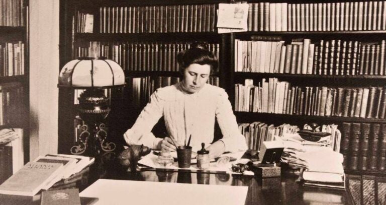 Ida Tarbell At A Desk