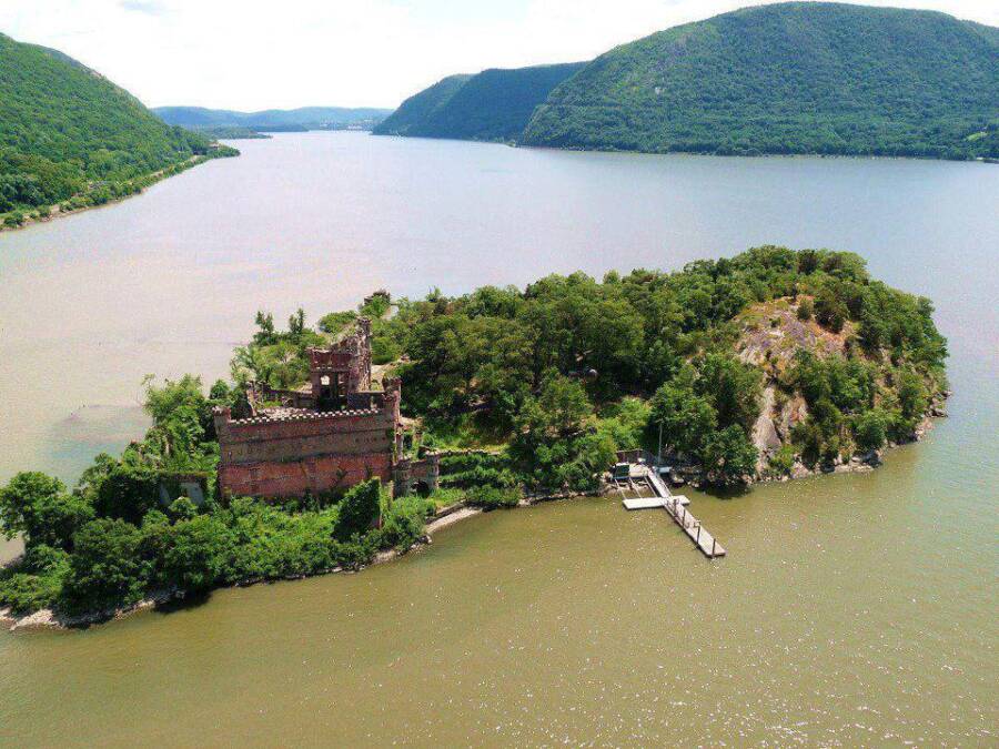 Aerial Bannerman Island