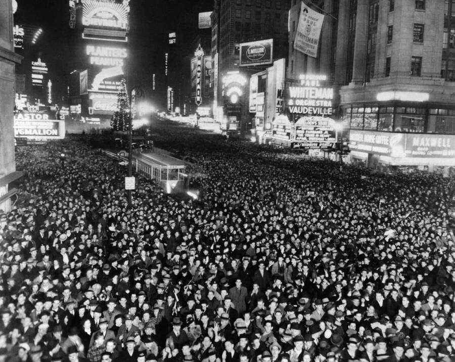 People Flood Into Times Square