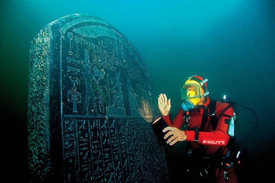 Stele