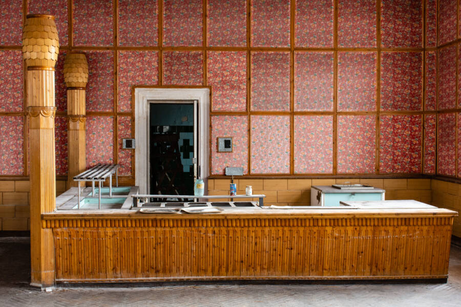 Abandoned Buffet Line