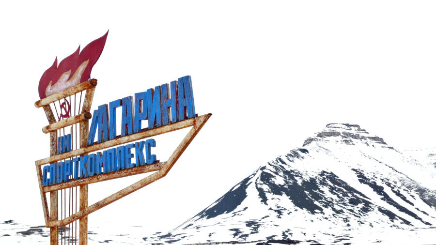 Snowy Pyramiden